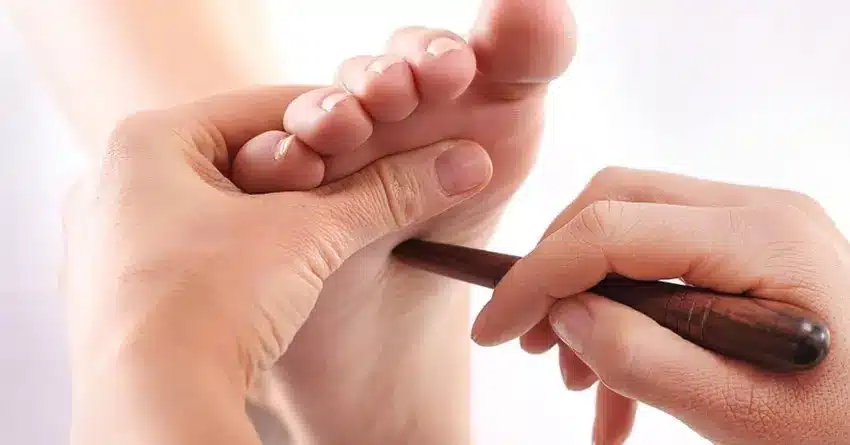 مزایا و معایب رفلکسولوژی، آیا این روش برای شما مناسب است؟