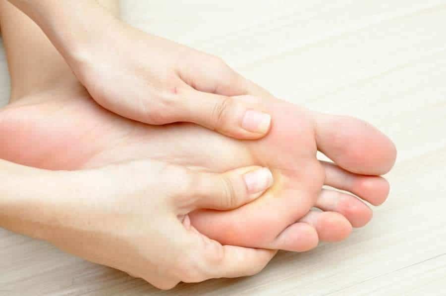 ماساژ پا و دست