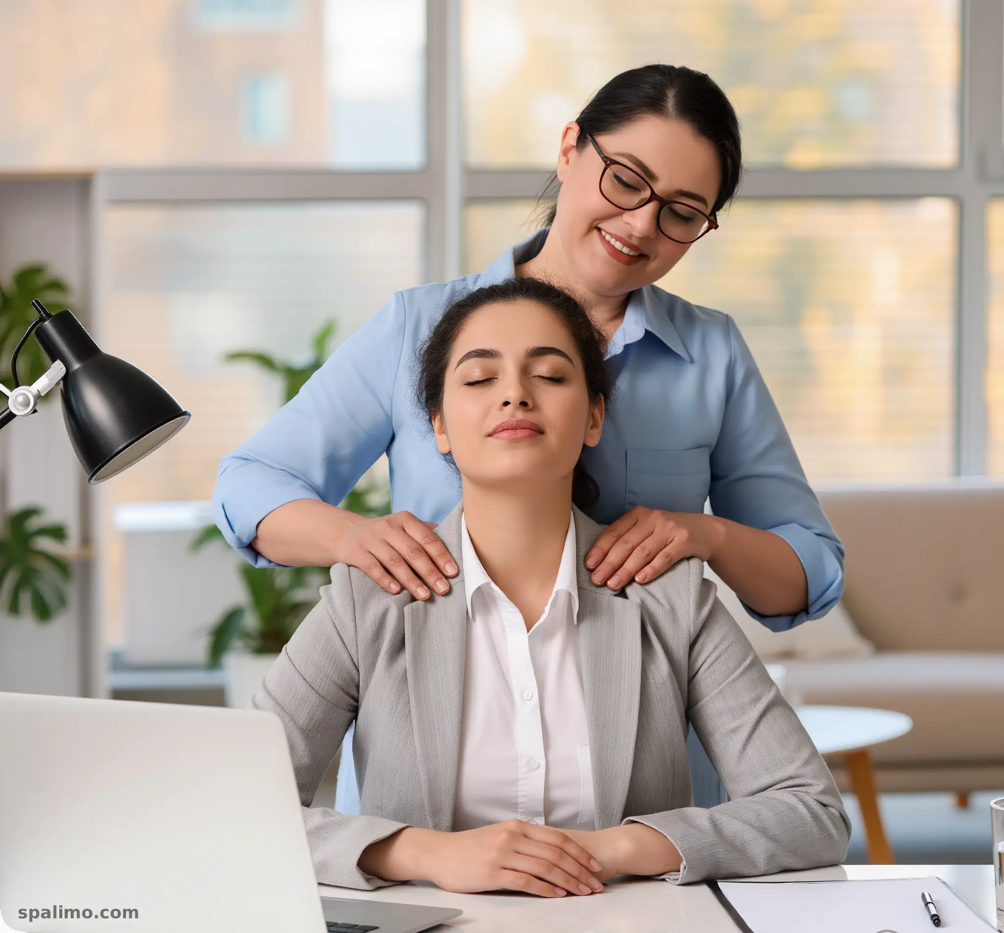 ماساژ برای کاهش استرس و افزایش تمرکز در محیط کار